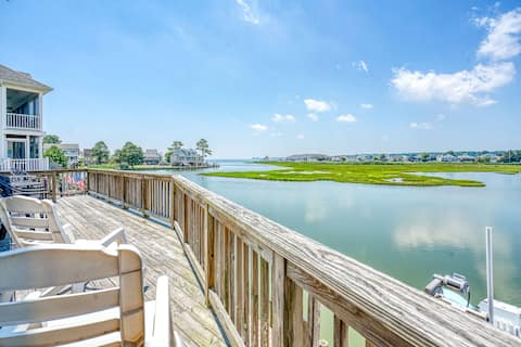 Diving Duck | Waterfront Dock + Hot Tub + Pets