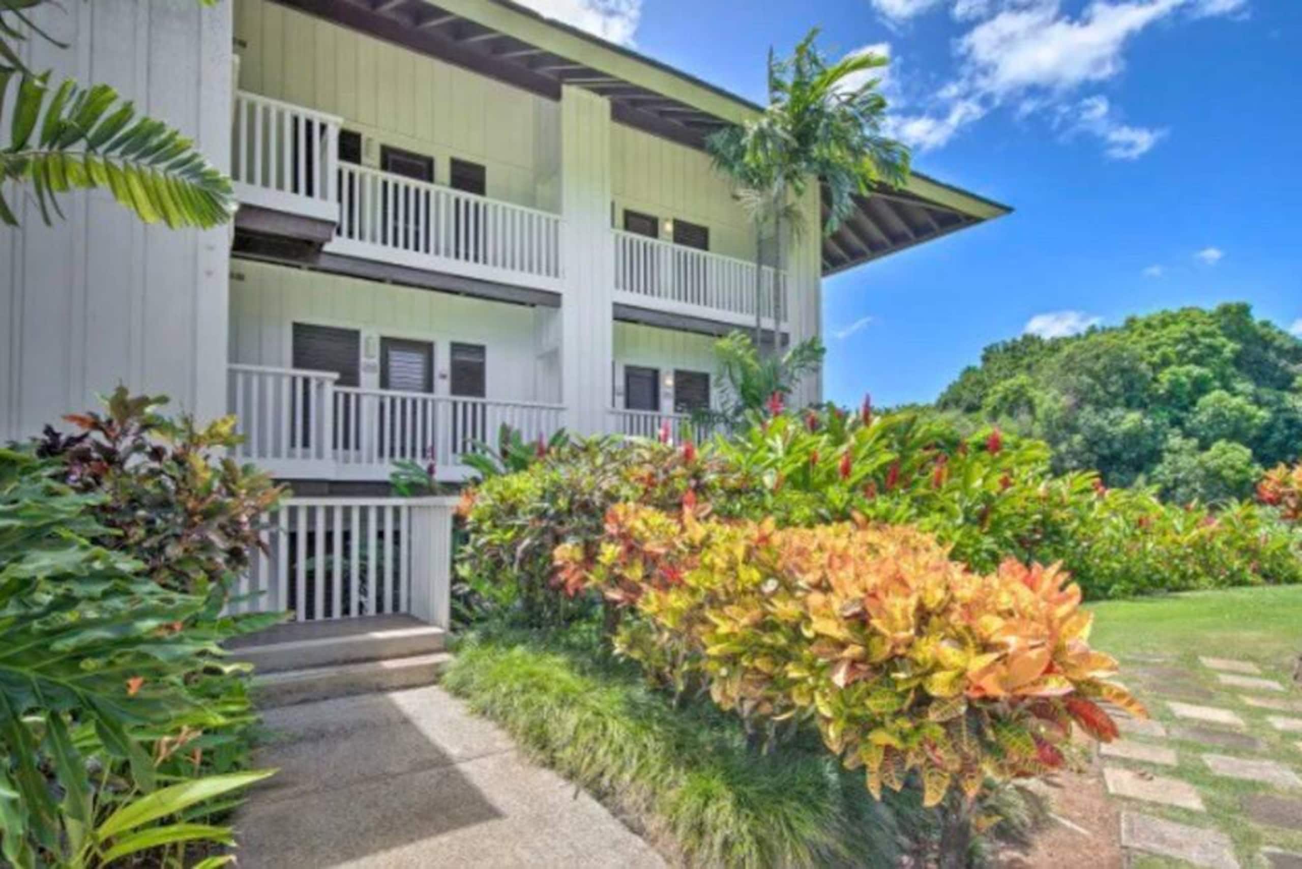 KP313 -Top FL | Partial Ocean •Pool•Gym•AC - Photo 32