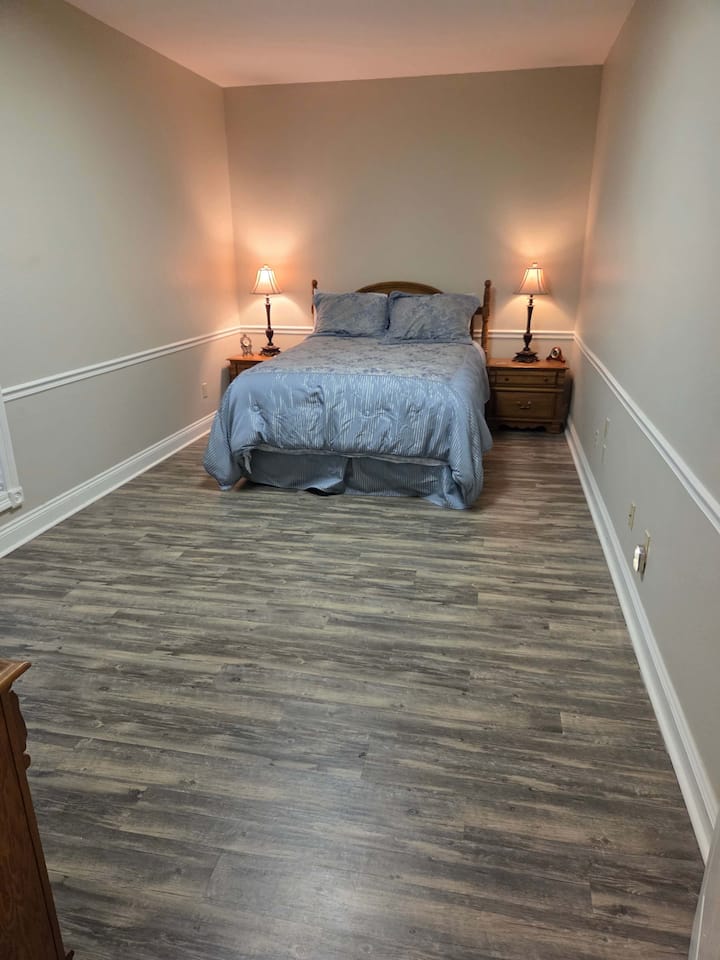 Chumba cha kulala cha ghorofa ya chini