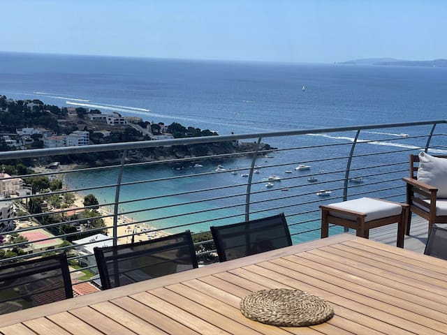 Villa con piscina sobre la Almadrava gallery image 4