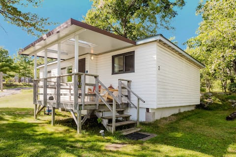 Georgian Bay Rockwood 3-bdrm Waterfront Cottage #2