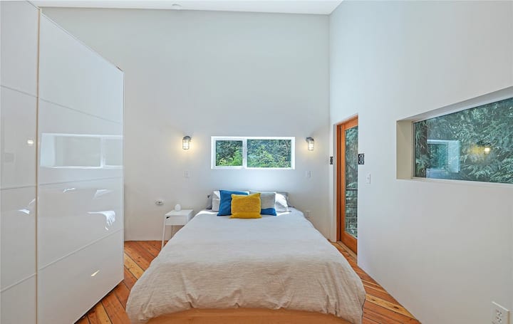 เตียงควีนไซส์ - ห้องนอนหลัก 