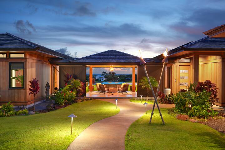 Hale Kupanaha: Opulent New Villa + Pool/Spa/Views gallery image 3