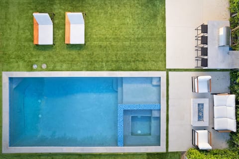 Popular Airbnb listing: The Artezen Villa by Stay Awhile Villas in Fairfax