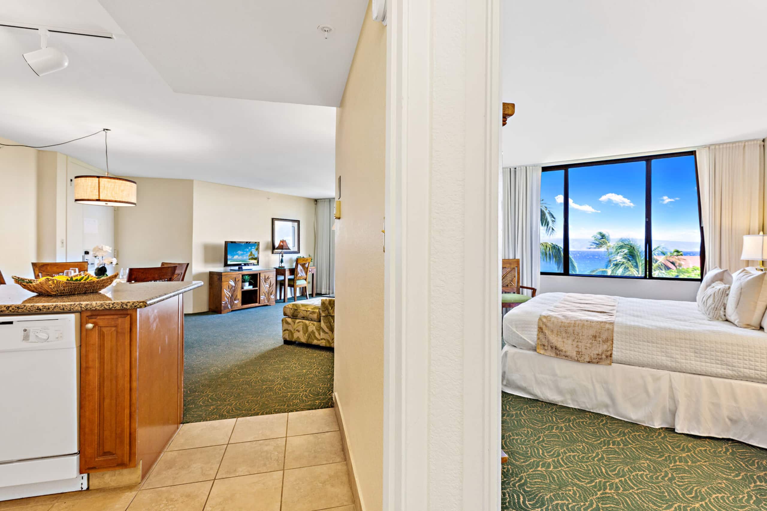 Condo in Lahaina · ★4.91 · 1 bedroom · 2 beds · 1 bath - Image 14