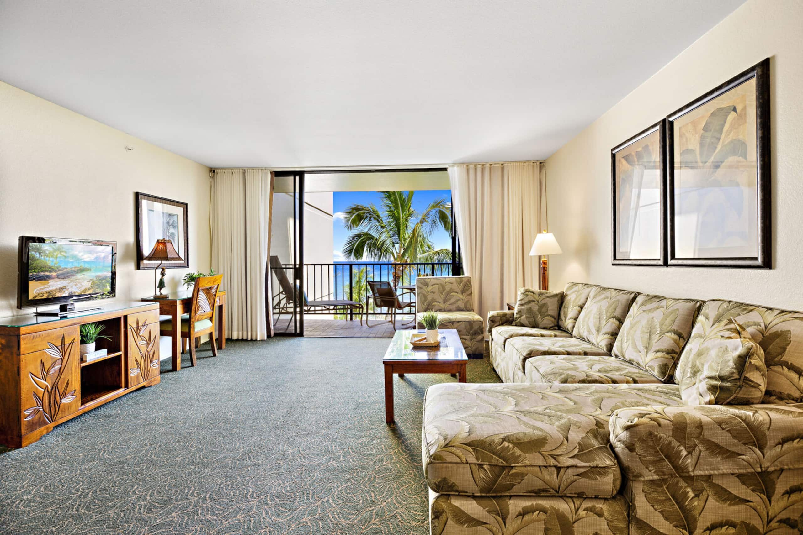 Condo in Lahaina · ★4.91 · 1 bedroom · 2 beds · 1 bath - Image 4