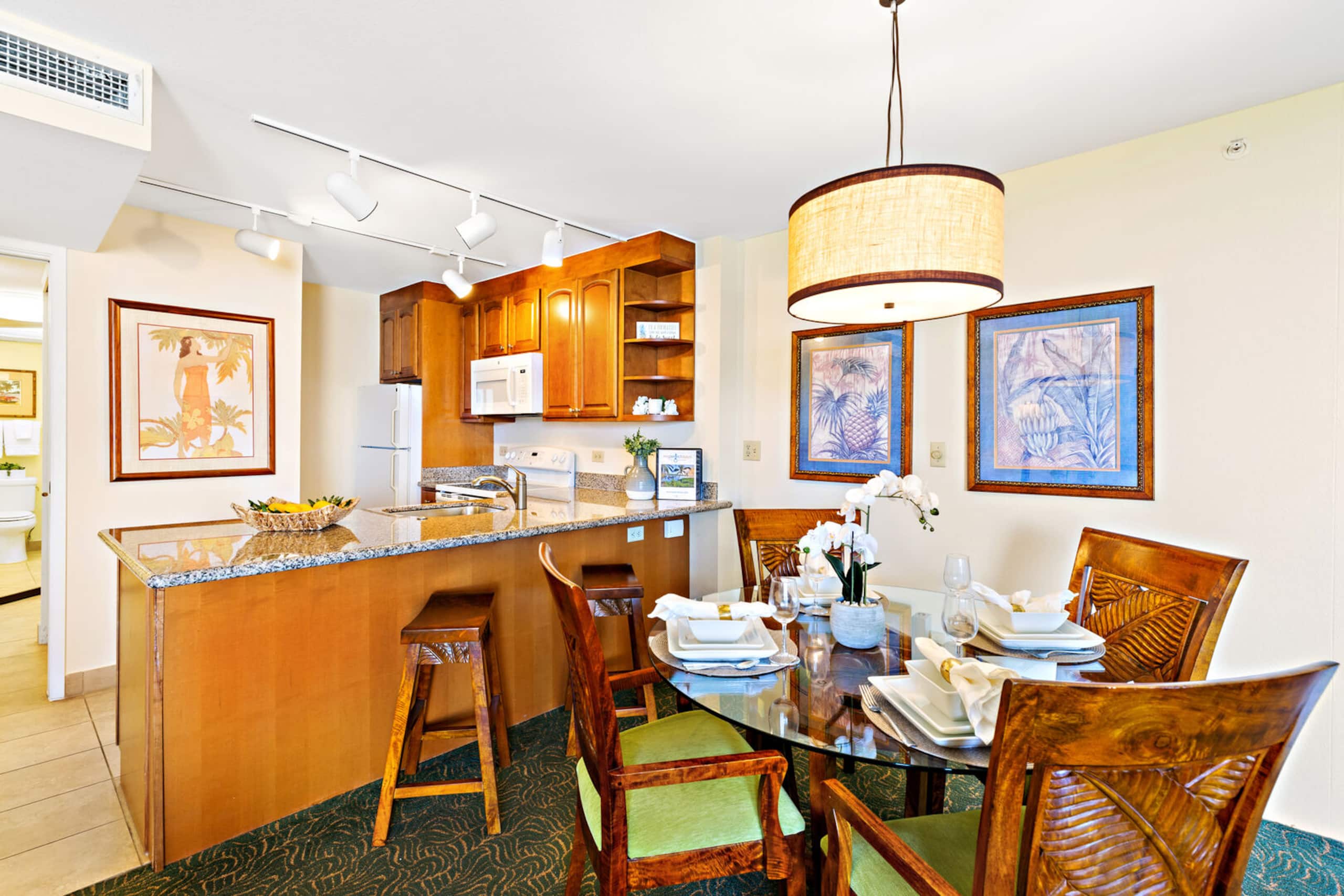 Condo in Lahaina · ★4.91 · 1 bedroom · 2 beds · 1 bath - Image 11