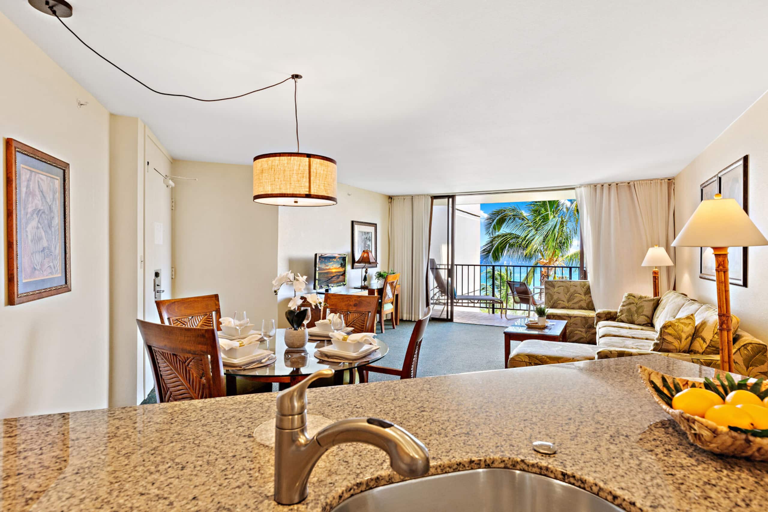 Condo in Lahaina · ★4.91 · 1 bedroom · 2 beds · 1 bath - Image 13