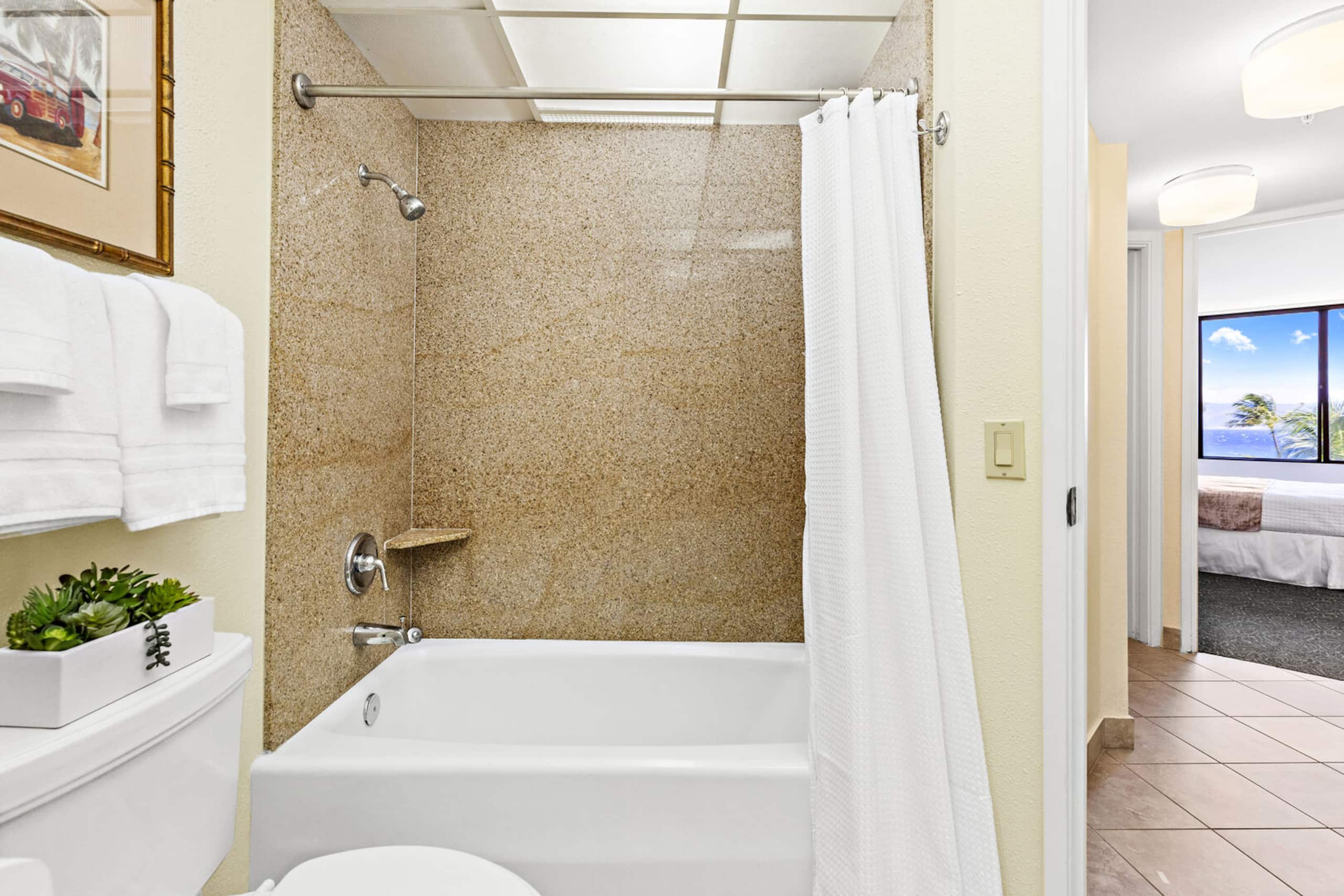 Condo in Lahaina · ★4.91 · 1 bedroom · 2 beds · 1 bath - Image 23