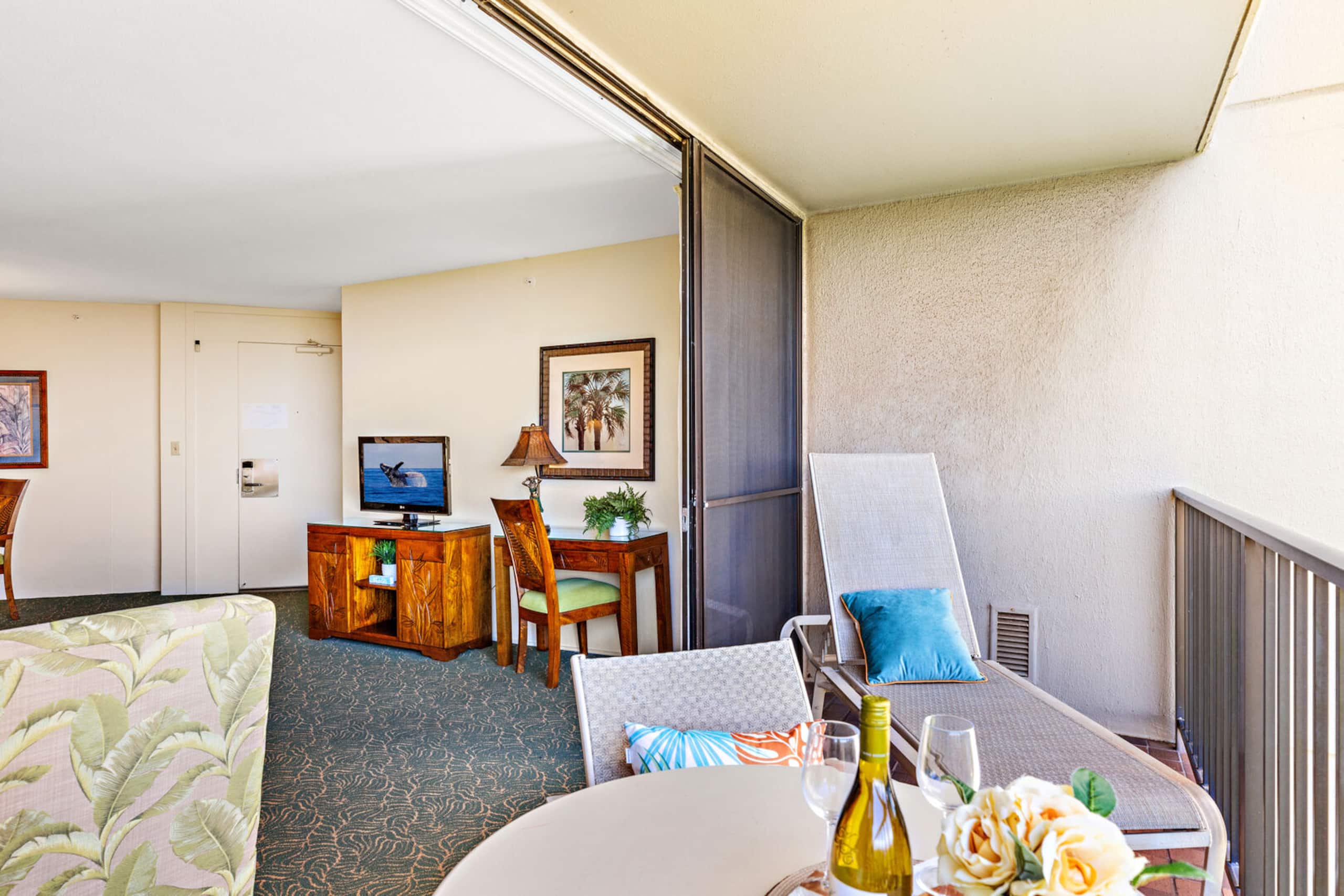 Condo in Lahaina · ★4.91 · 1 bedroom · 2 beds · 1 bath - Image 8