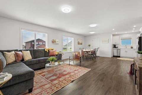 Castle View | Sleeps 15 | 5 Bedrooms & 2 Kitchens!