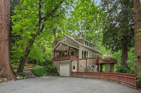 4BR 4BA The Treed Inn Firepit Outdoor Yard Seattle