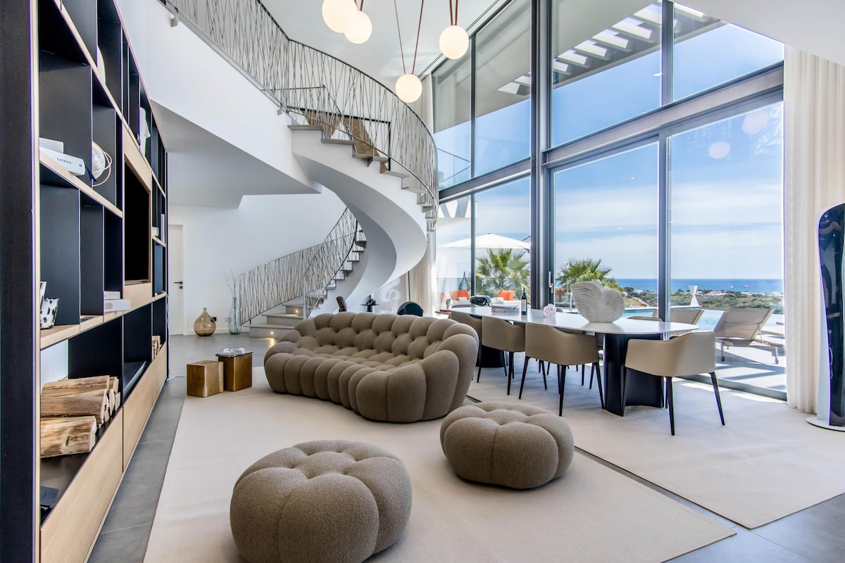 Luxurious villa with sea view 5