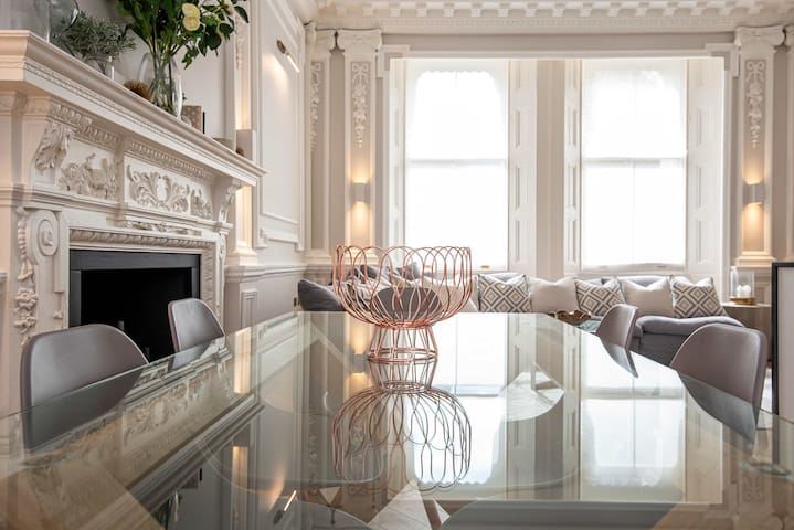 Luxury-Hyde Park-2 Bedrooms 2 Bathrooms – Quiet gallery image 3