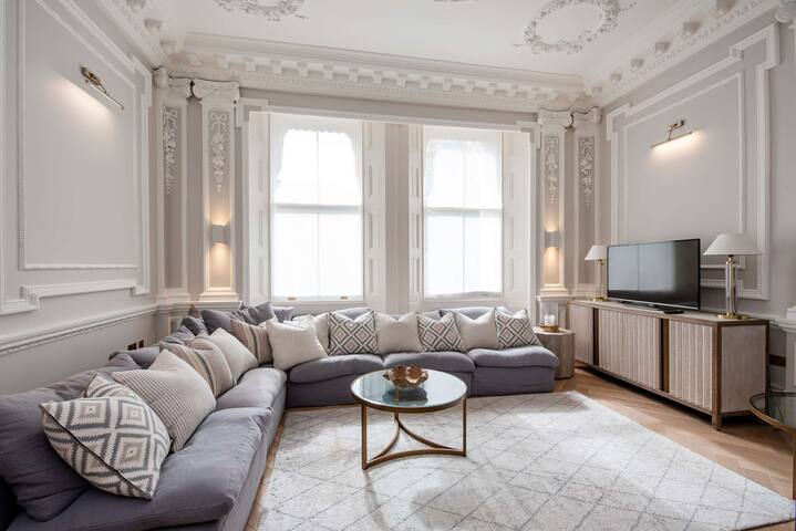 Luxury-Hyde Park-2 Bedrooms 2 Bathrooms – Quiet gallery image 5