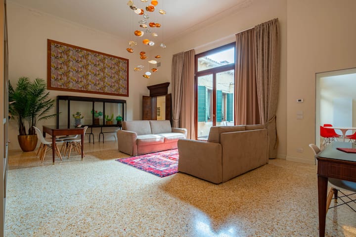 Ca’ Longo Palace – Damasco