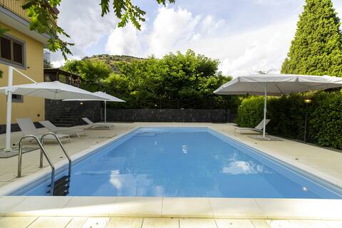 Villa Sara sul Etna with Pool