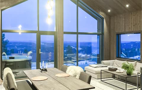 Awesome home in Hønefoss with WiFi