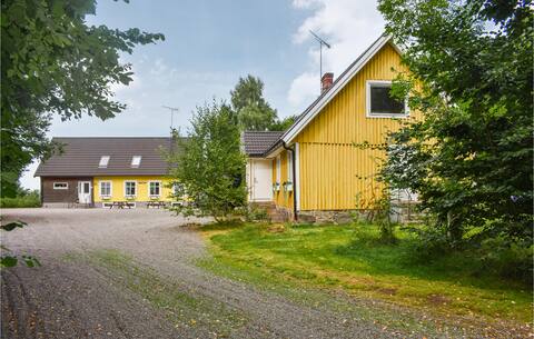 7 bedroom awesome home in örkelljunga
