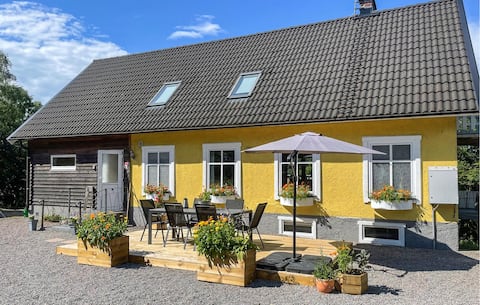 7 bedroom awesome home in örkelljunga