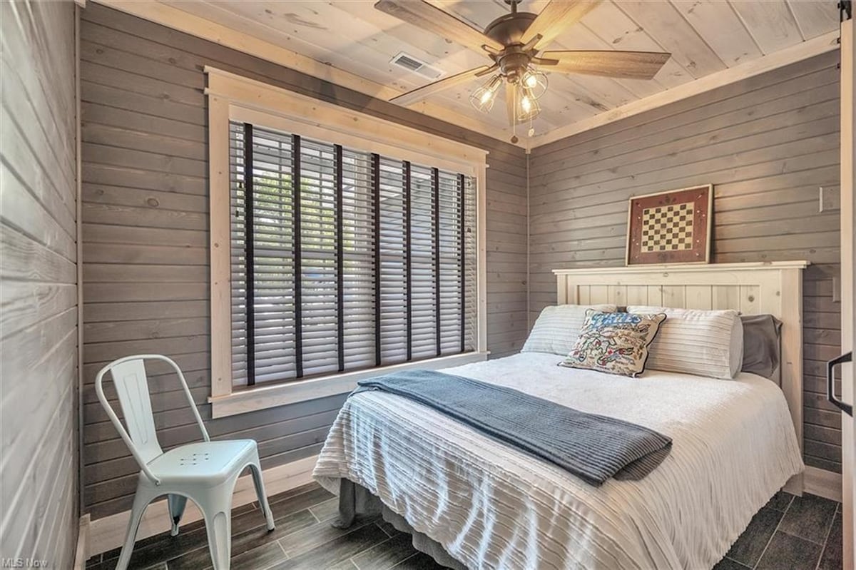 ห้องนอน #3 เตียงใหญ่ 