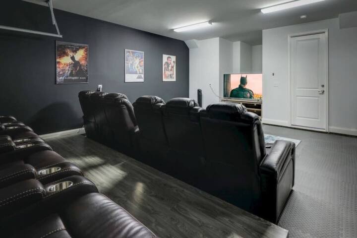 2 Homes w/ 14 Beds, Views, & Fun Garages! 10toDT! gallery image 2