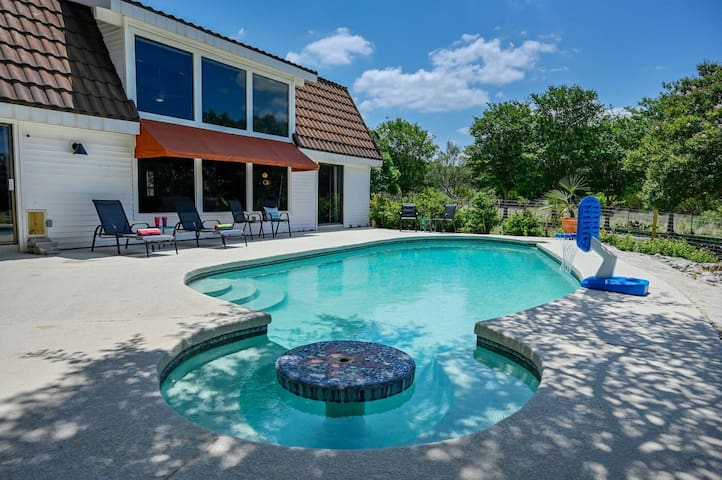 Road Runner Lodge: Pool, Disc Golf, Pet Friendly