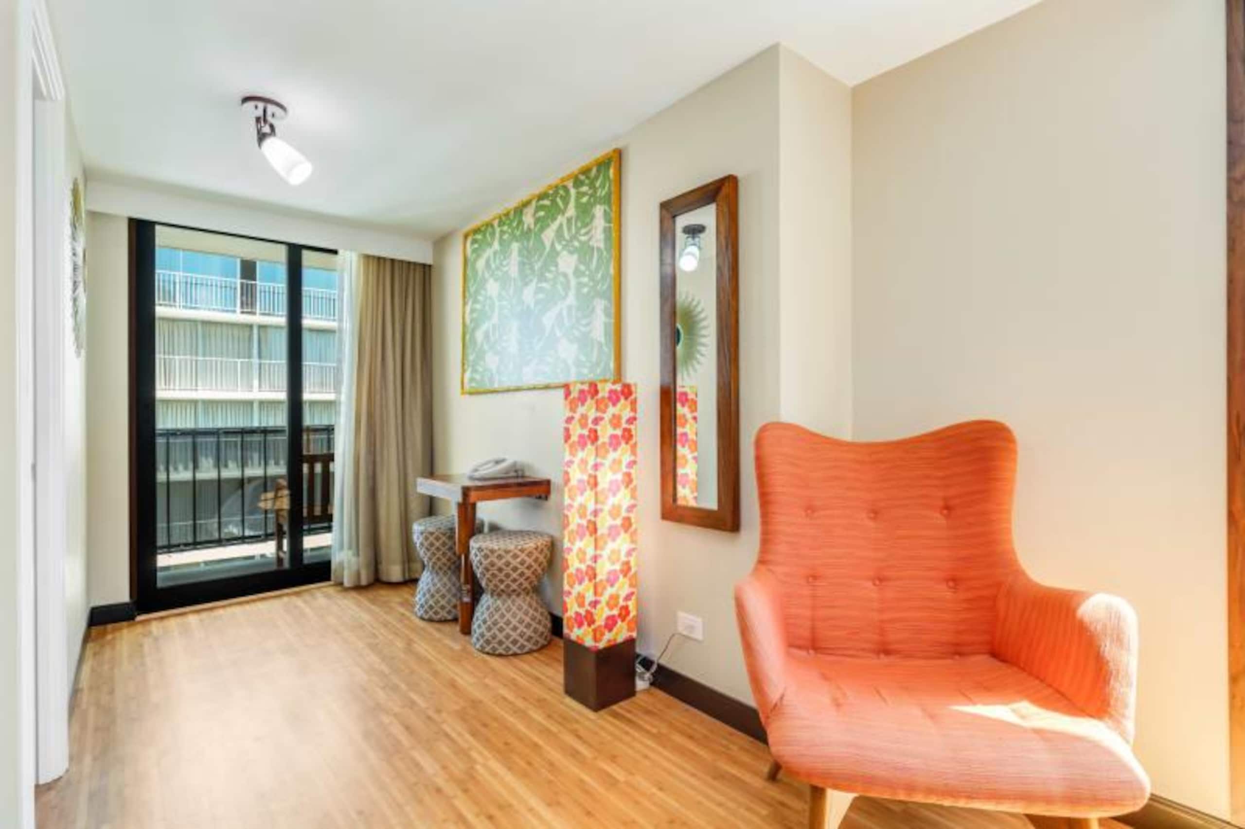 Condo in Honolulu · ★4.58 · Studio · 1 bed · 1 shared bath - Image 8