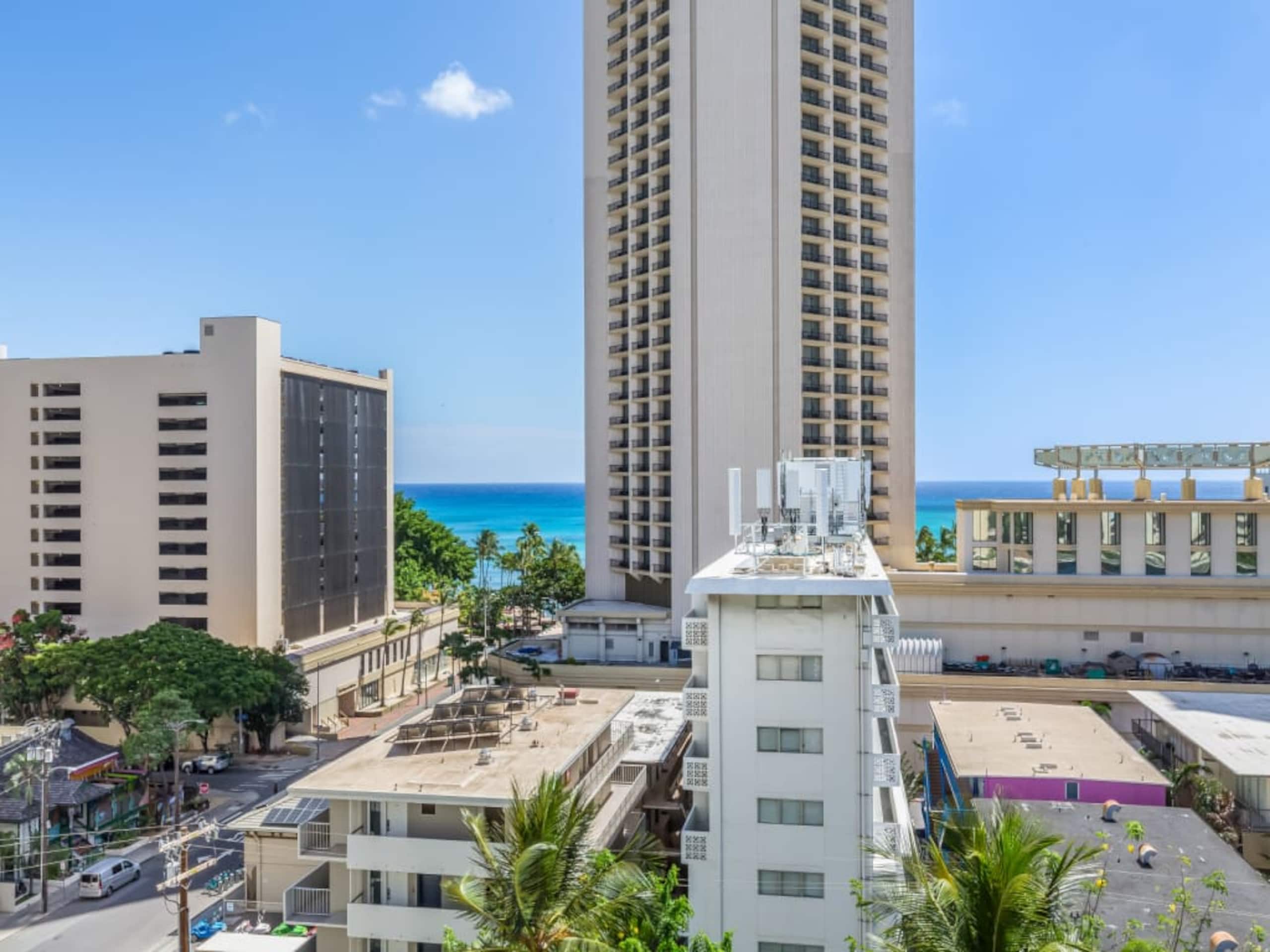 Condo in Honolulu · ★4.58 · Studio · 1 bed · 1 shared bath - Image 24