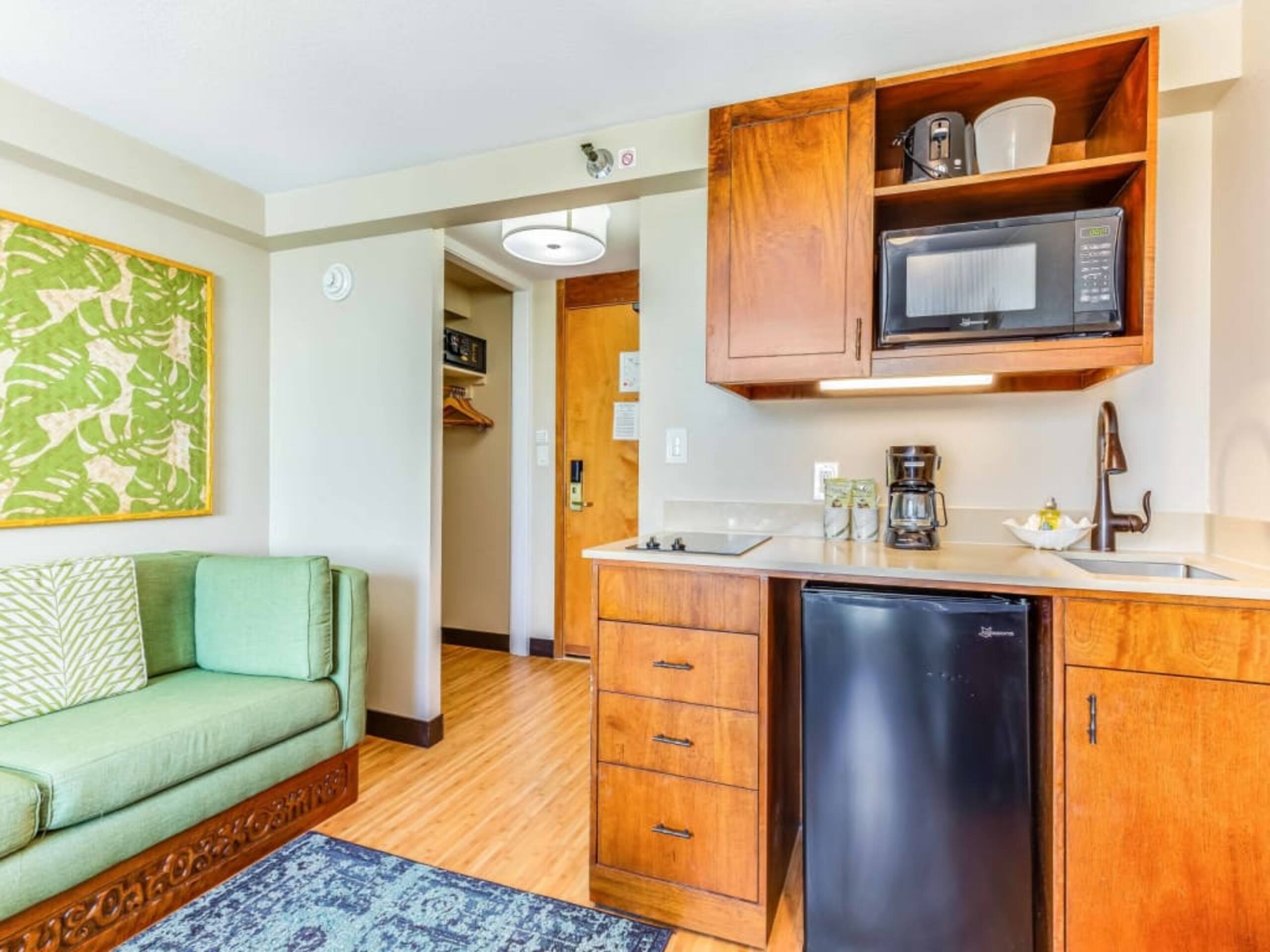 Condo in Honolulu · ★4.0 · Studio · 2 beds · 1 shared bath - Image 20