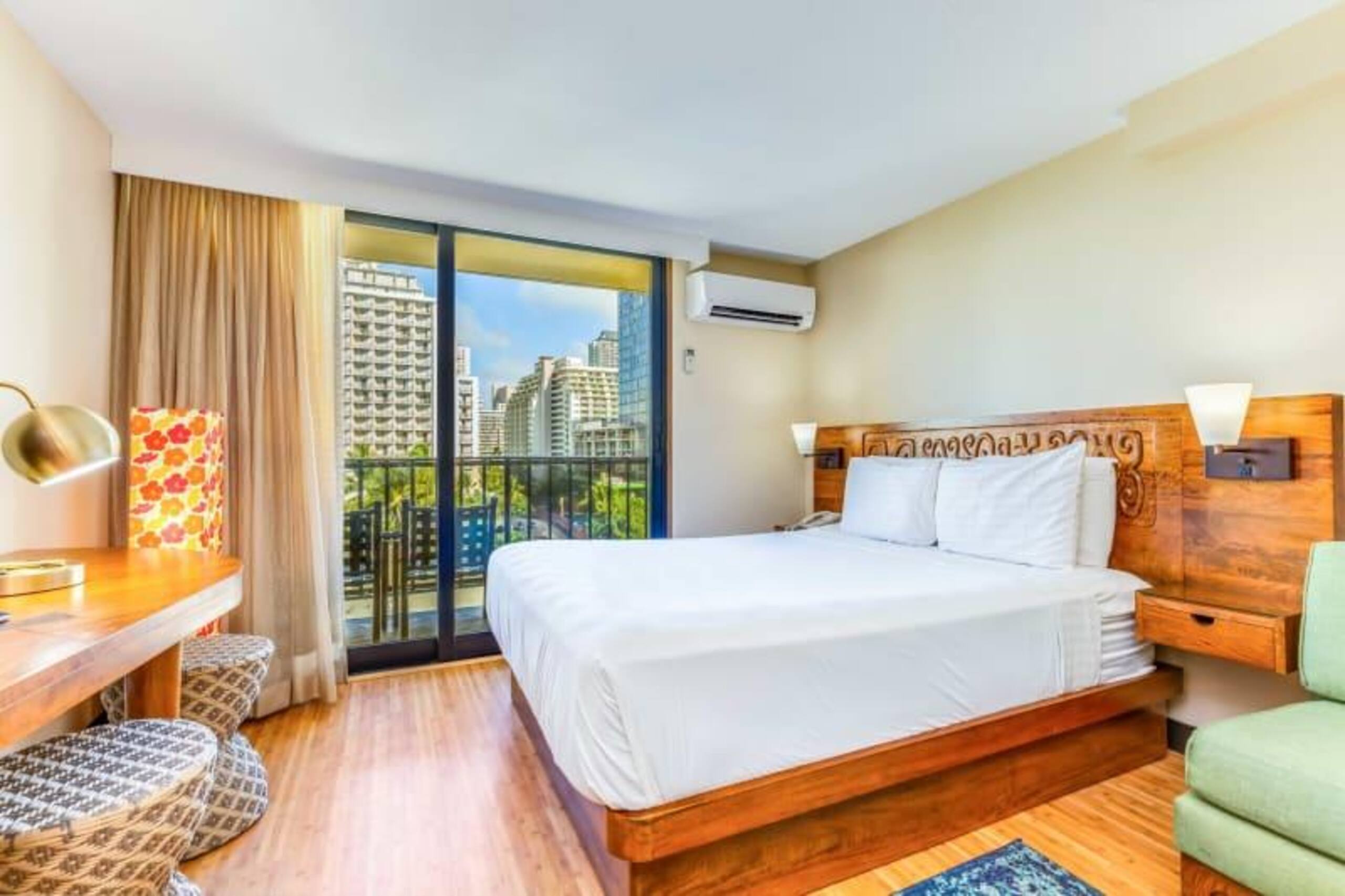 Condo in Honolulu · ★4.0 · Studio · 2 beds · 1 shared bath - Image 6