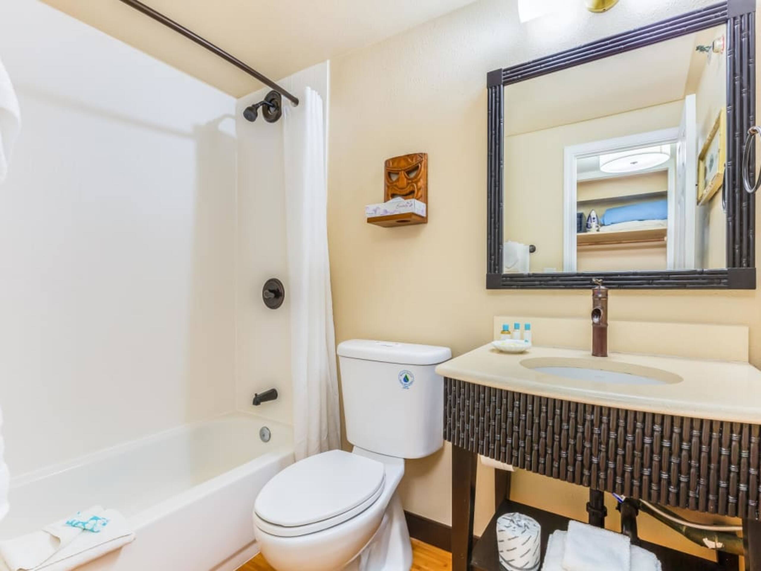 Condo in Honolulu · ★4.0 · Studio · 2 beds · 1 shared bath - Image 28