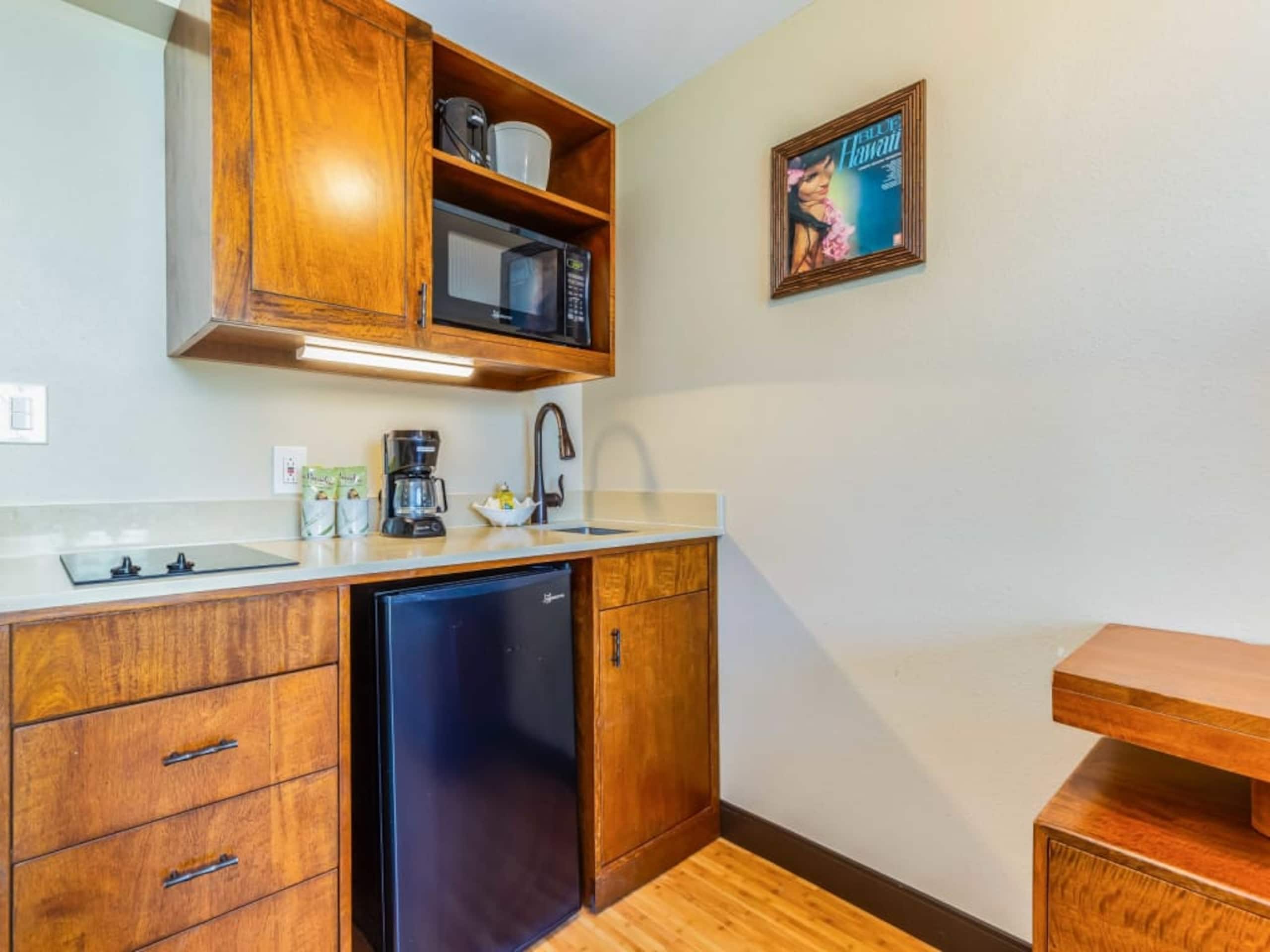 Condo in Honolulu · ★4.0 · Studio · 2 beds · 1 shared bath - Image 19