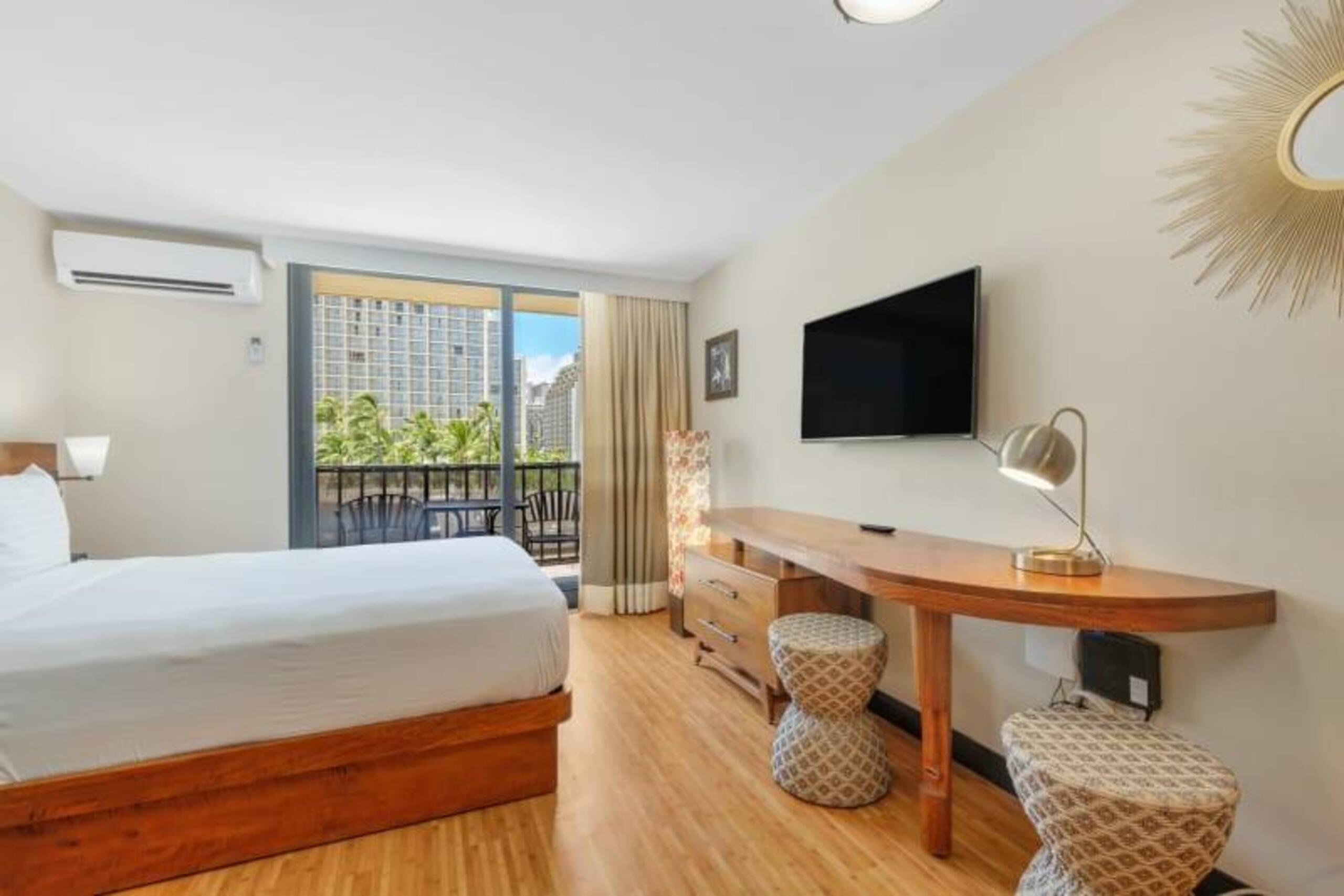Condo in Honolulu · ★4.21 · Studio · 2 beds · 1 shared bath - Image 1