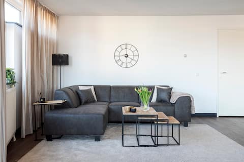 Spacious and luxurious first flloor apartment with