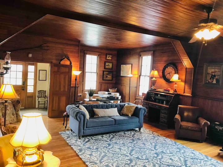 Top 8 Airbnb Vacation Rentals In Palmyra, New York Updated 2024 Trip101