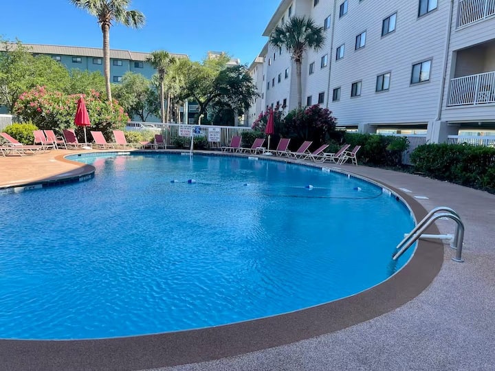 Resort Daze-2 Bedroom, Short Walk To The Beach - Hilton Head Island, SC