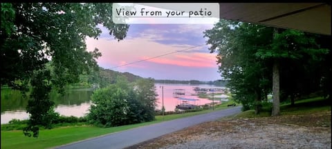 KY Lake, Waterfront Retreat, with private Dock