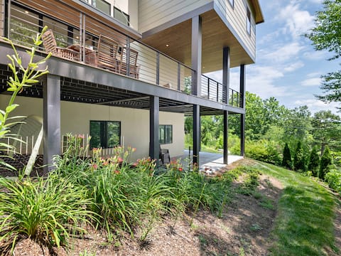 Luxe 5BR w/ Home Theater | Pool Table | Firepit