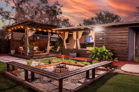 Top Airbnb: Stylish 4BR w/ Outdoor Space, Busch Gardens (Renov in University Square