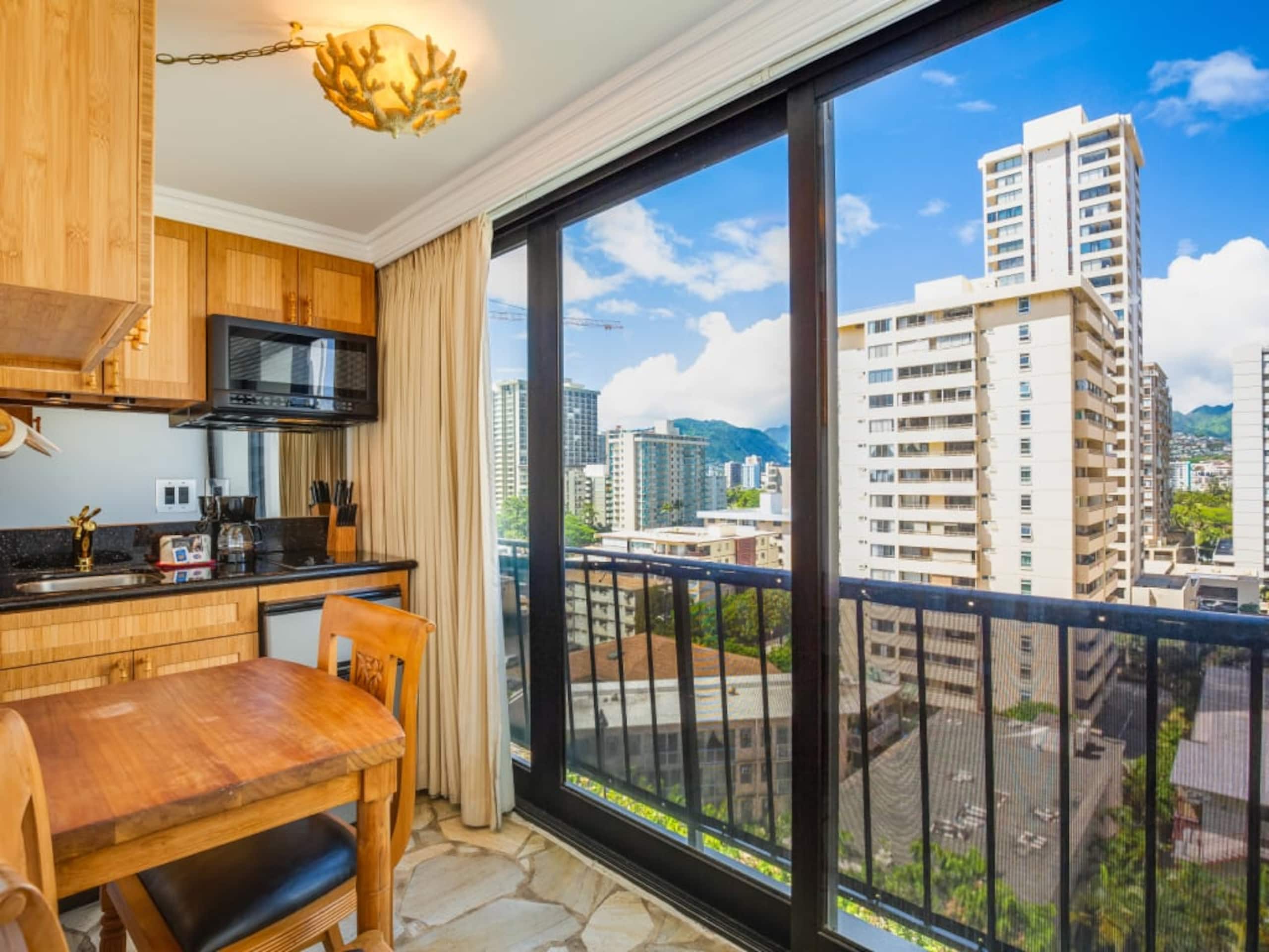 Condo in Honolulu · ★4.33 · 1 bedroom · 2 beds · 1 private bath - Image 20