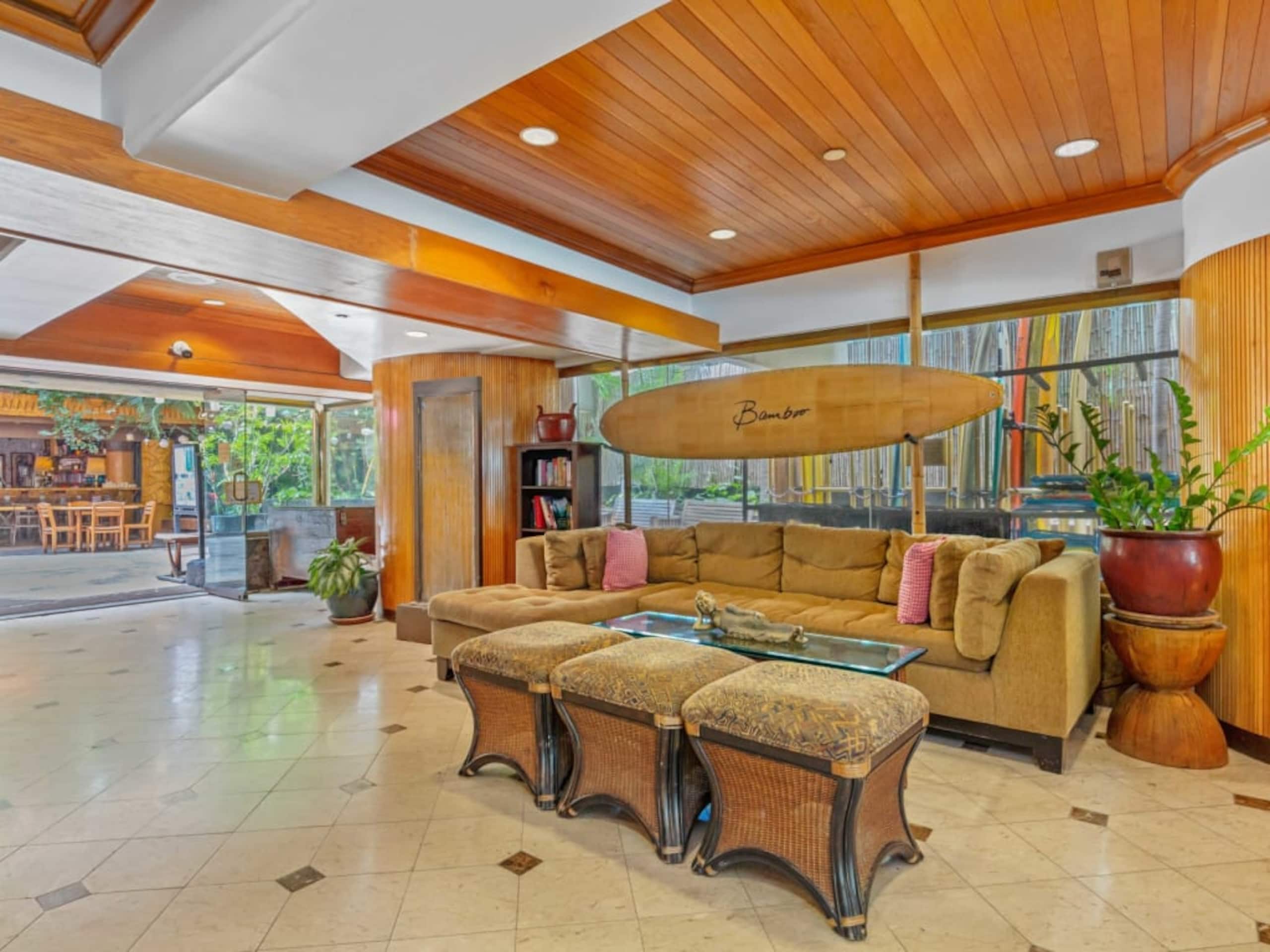 Condo in Honolulu · ★4.32 · Studio · 2 beds · 1 private bath - Image 39