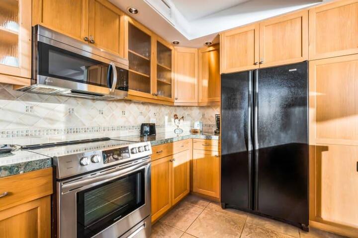 3 Bedroom Penthouse – Po’ipū Shores 406A gallery image 5