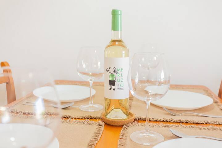 Los Delfines Biniforcat gallery image 5