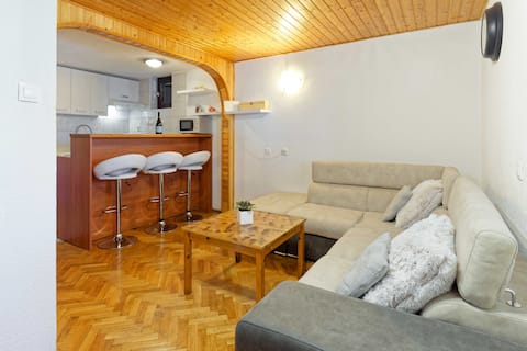 Popular Airbnb listing: Apartment Chiara in červar Porat