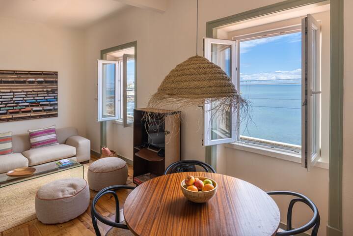 Monte Estoril Train Station – Seaside Apartment gallery image 3