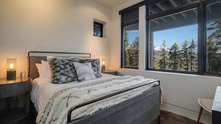 Bedroom 3, Lower Level - Queen bedroom 2 on the lower level