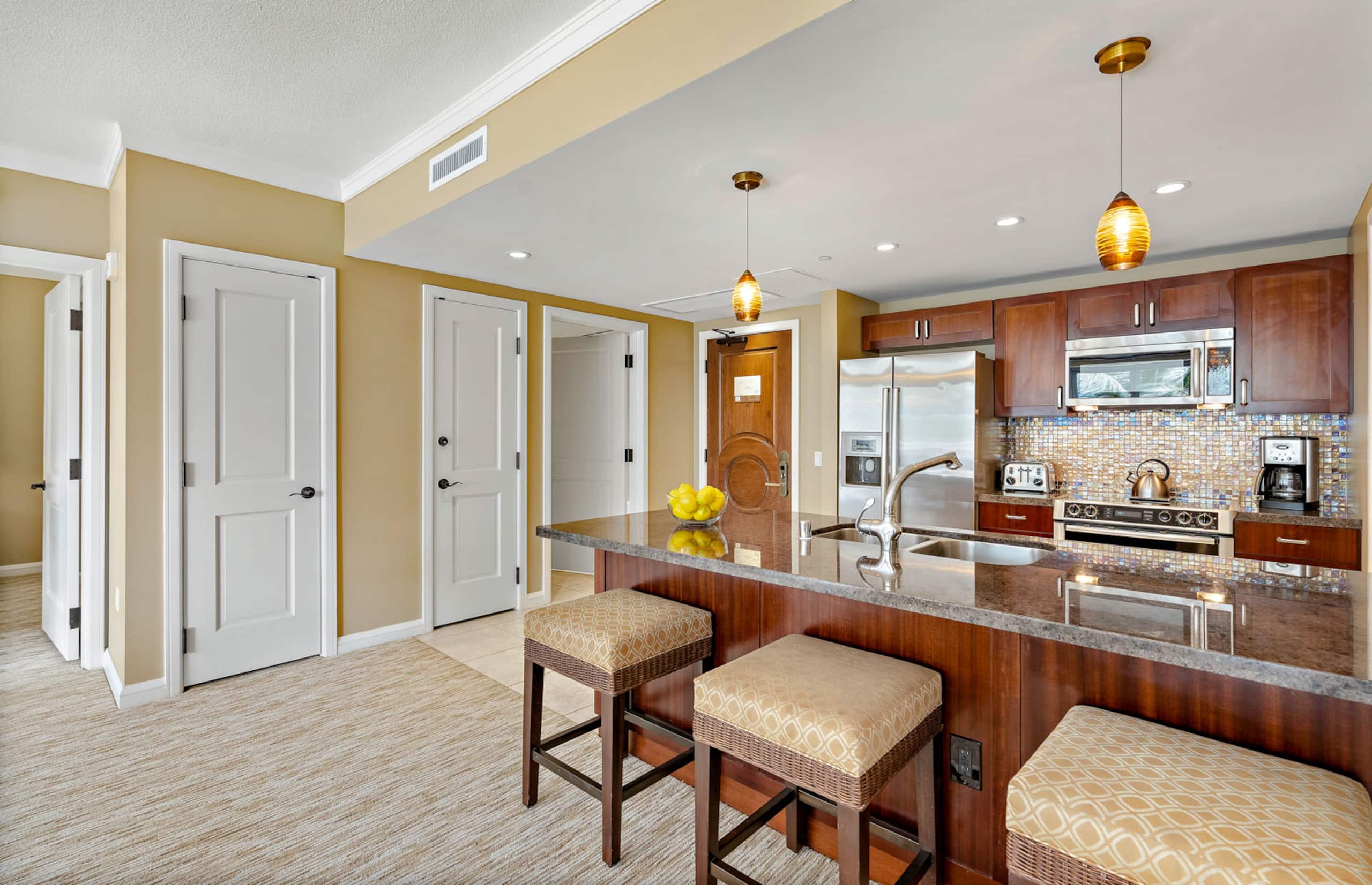 Condo in Lahaina · ★4.83 · 2 bedrooms · 3 beds · 2 baths - Image 8