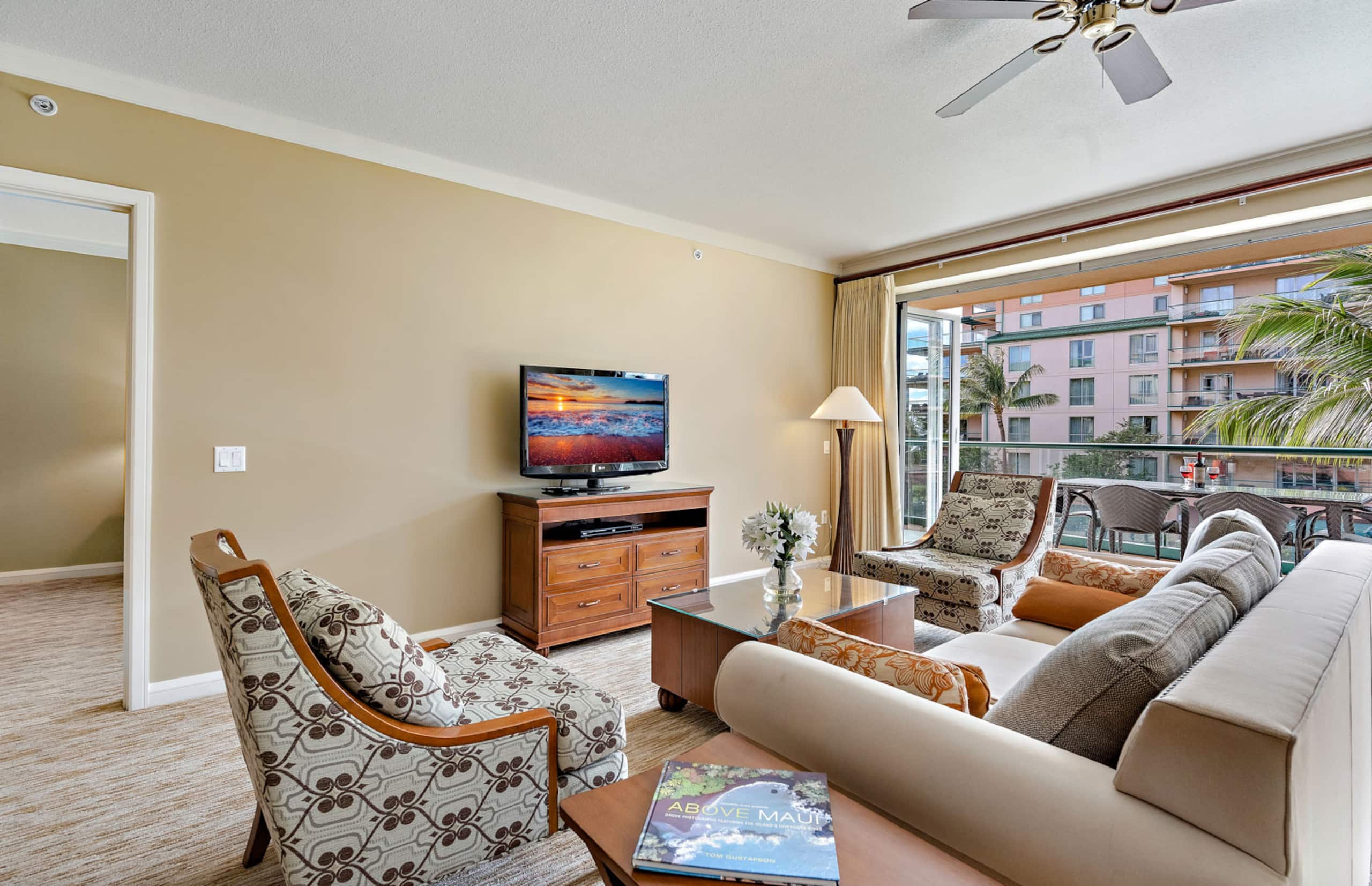 Condo in Lahaina · ★4.83 · 2 bedrooms · 3 beds · 2 baths - Image 10