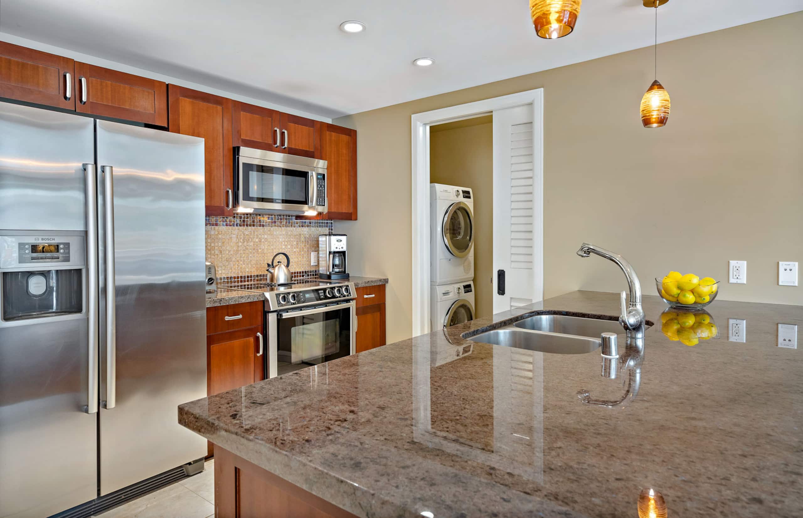 Condo in Lahaina · ★4.83 · 2 bedrooms · 3 beds · 2 baths - Image 14